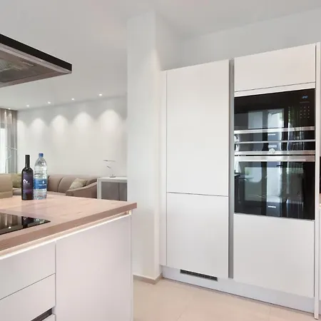 Ancor 0-1 Pool View 2b