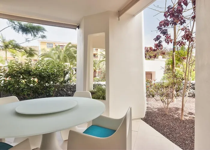 Ancor 0-1 Pool View 2b *